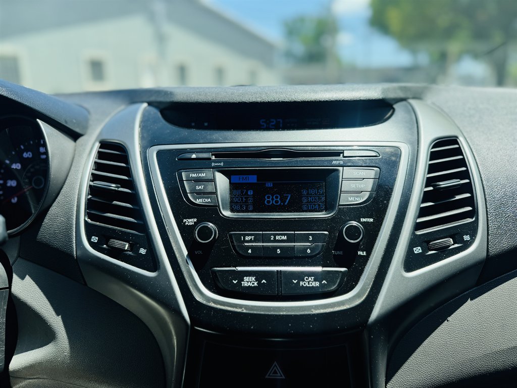 2014 Hyundai Elantra Limited photo