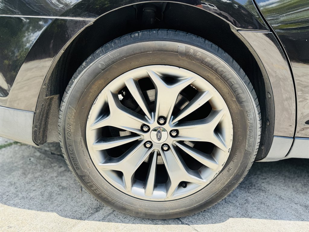 2014 Ford Taurus - $7,999