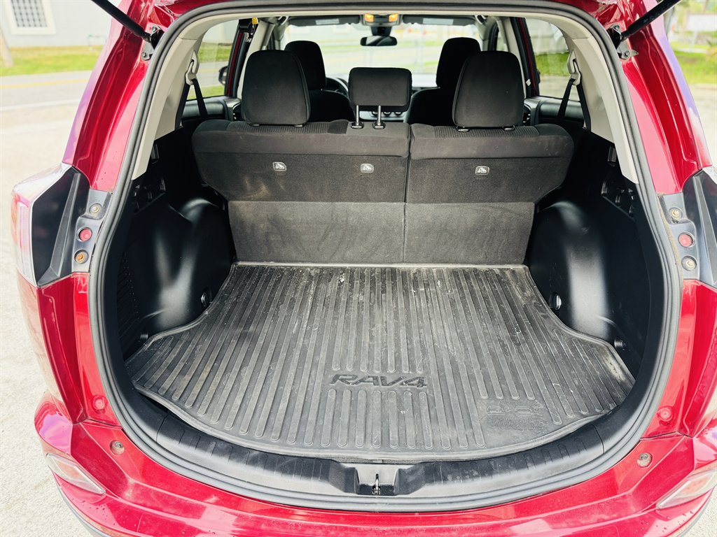 2018 Toyota RAV4 - $20,999