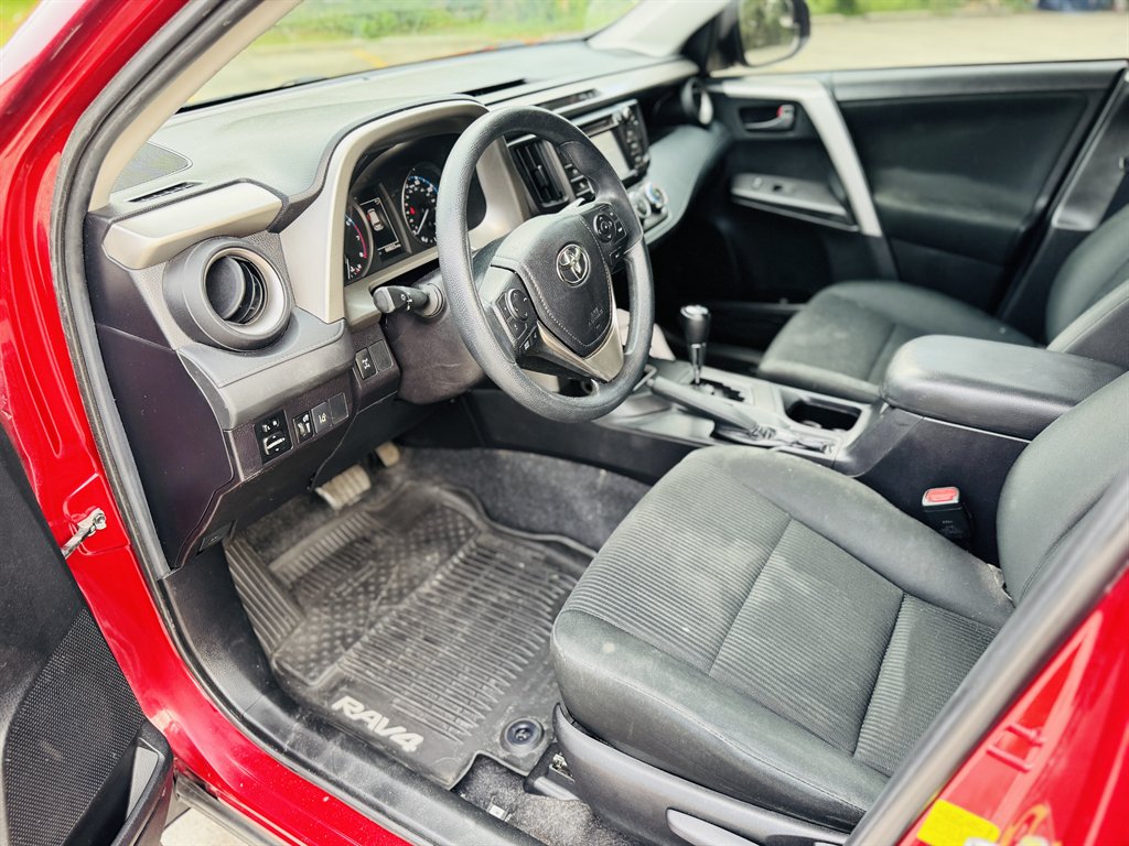 2018 Toyota RAV4 - $20,999