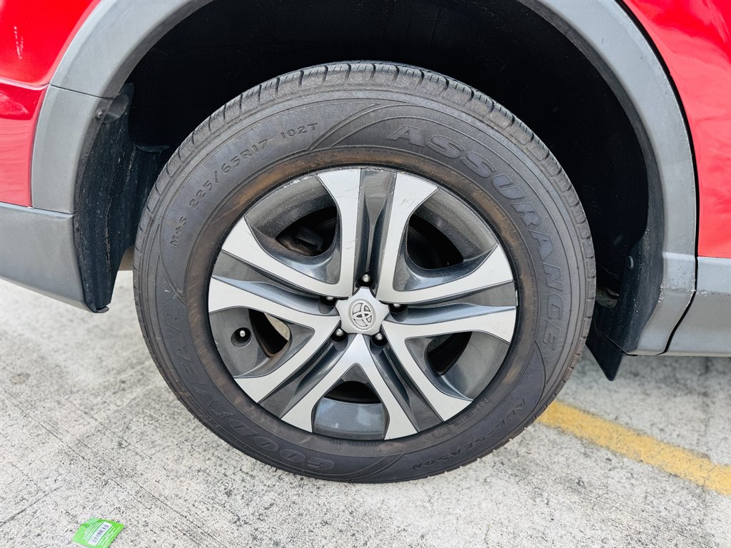 2018 Toyota RAV4 - $20,999