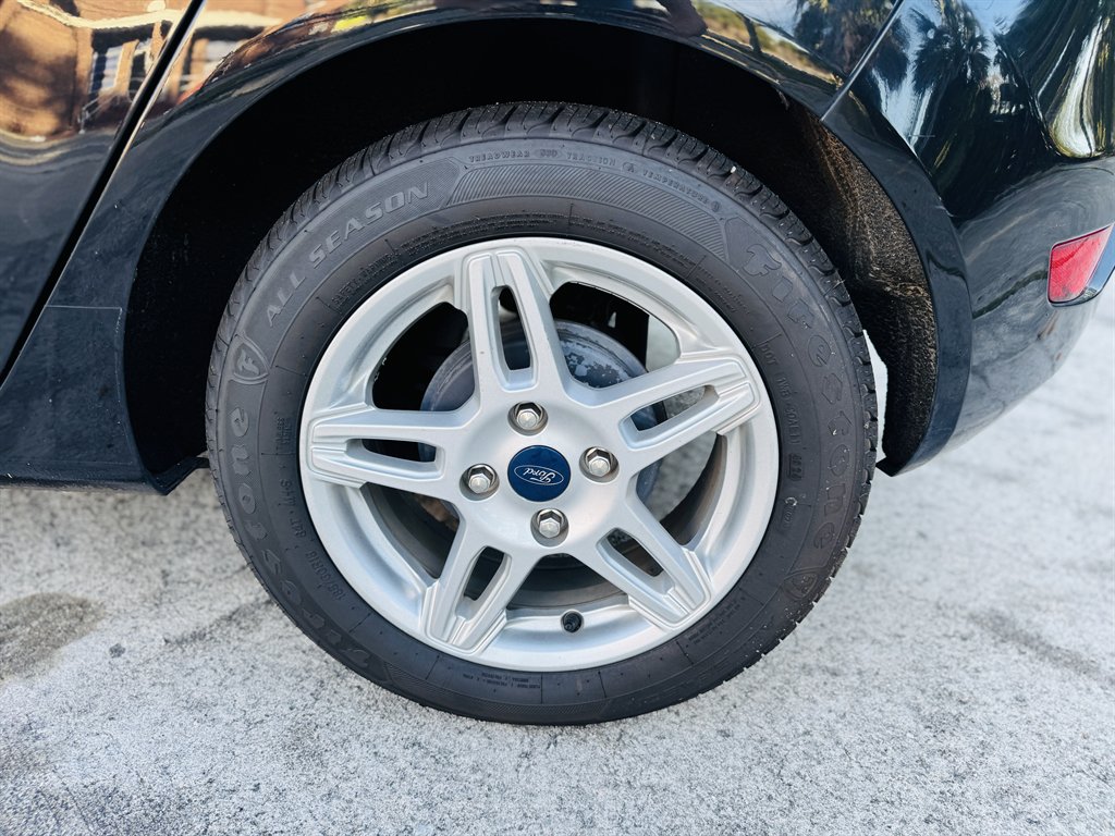 2019 Ford Fiesta - $10,500