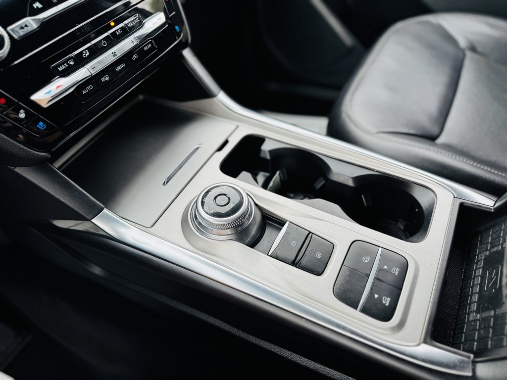 2022 Ford Explorer - $23,990