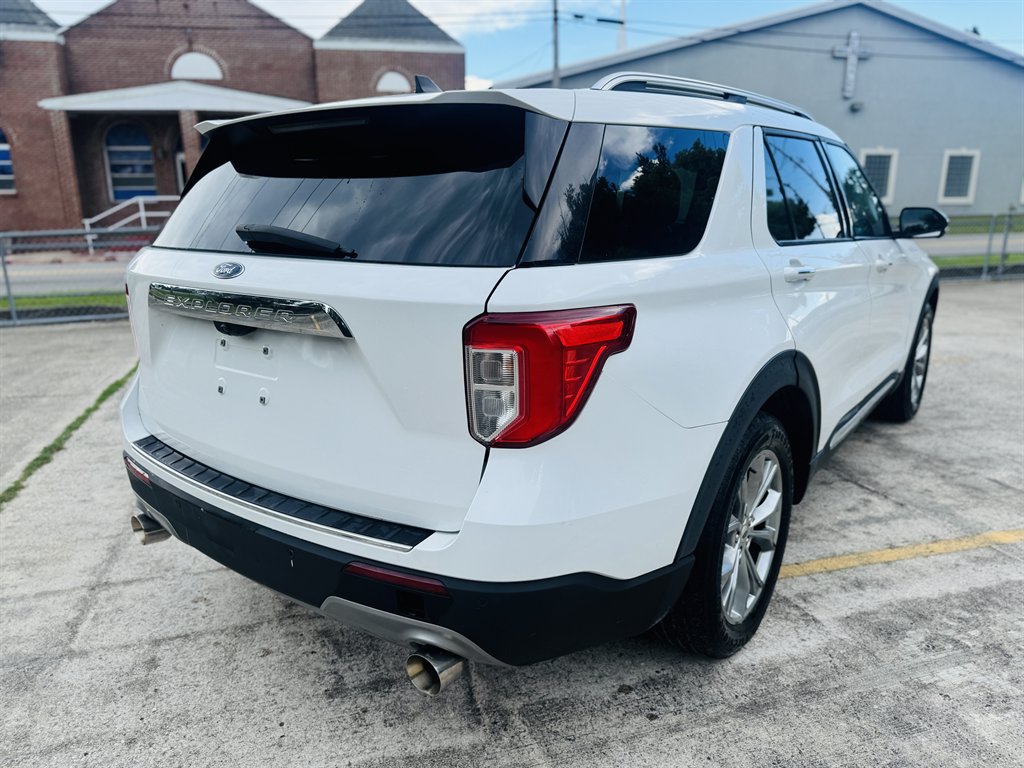 2022 Ford Explorer - $23,990