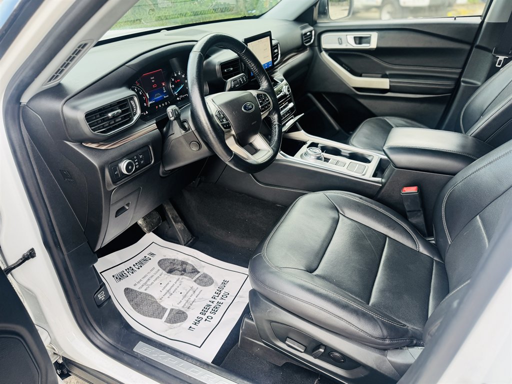 2022 Ford Explorer - $23,990