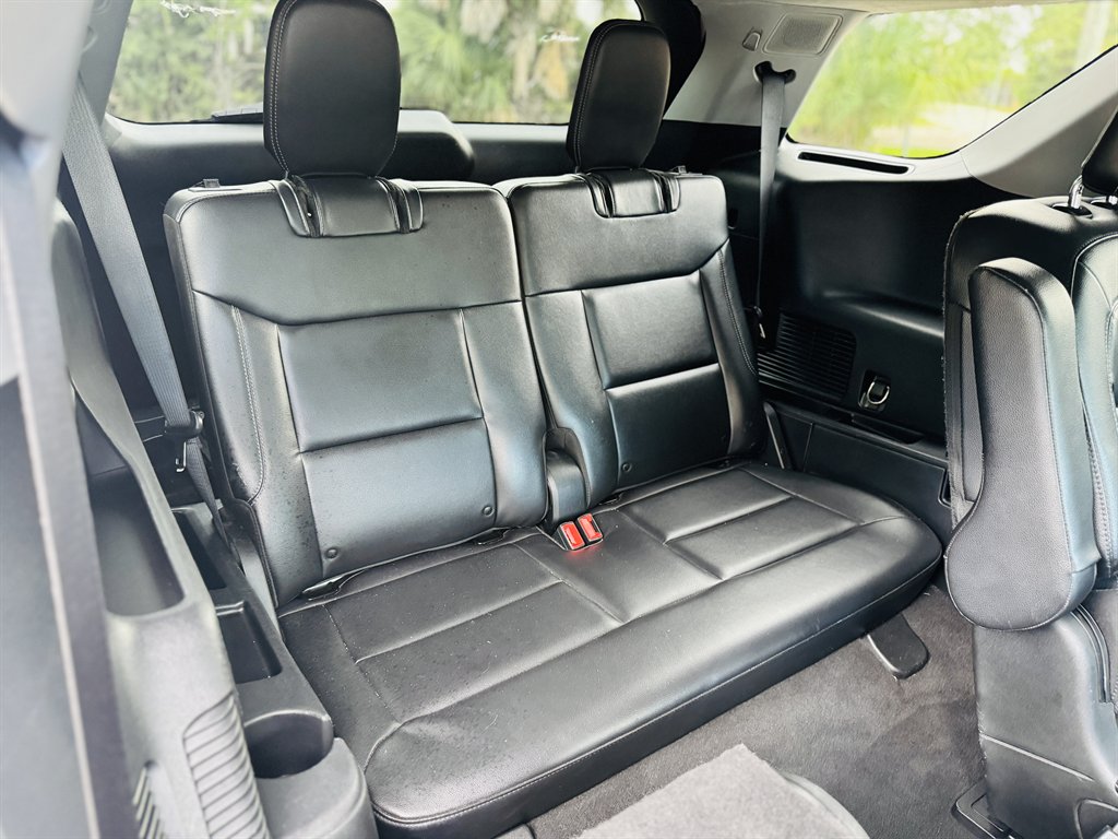2022 Ford Explorer - $23,990