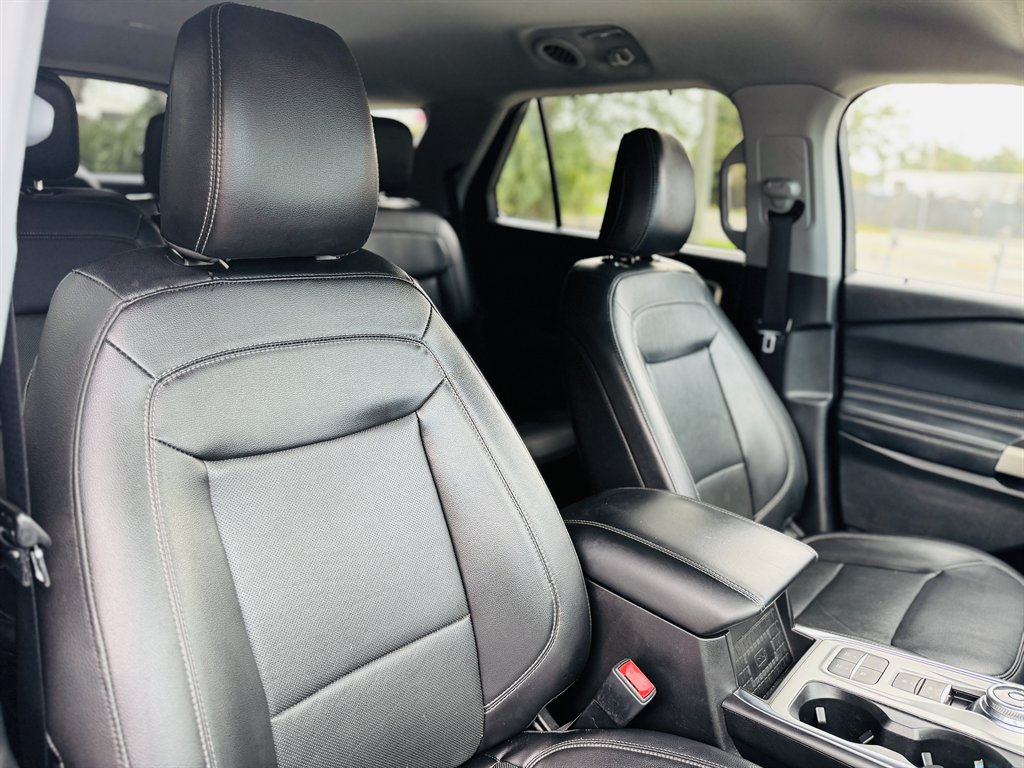 2022 Ford Explorer - $23,990