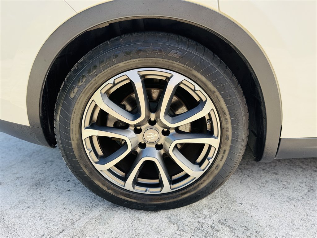 2017 Maserati Levante - $23,990