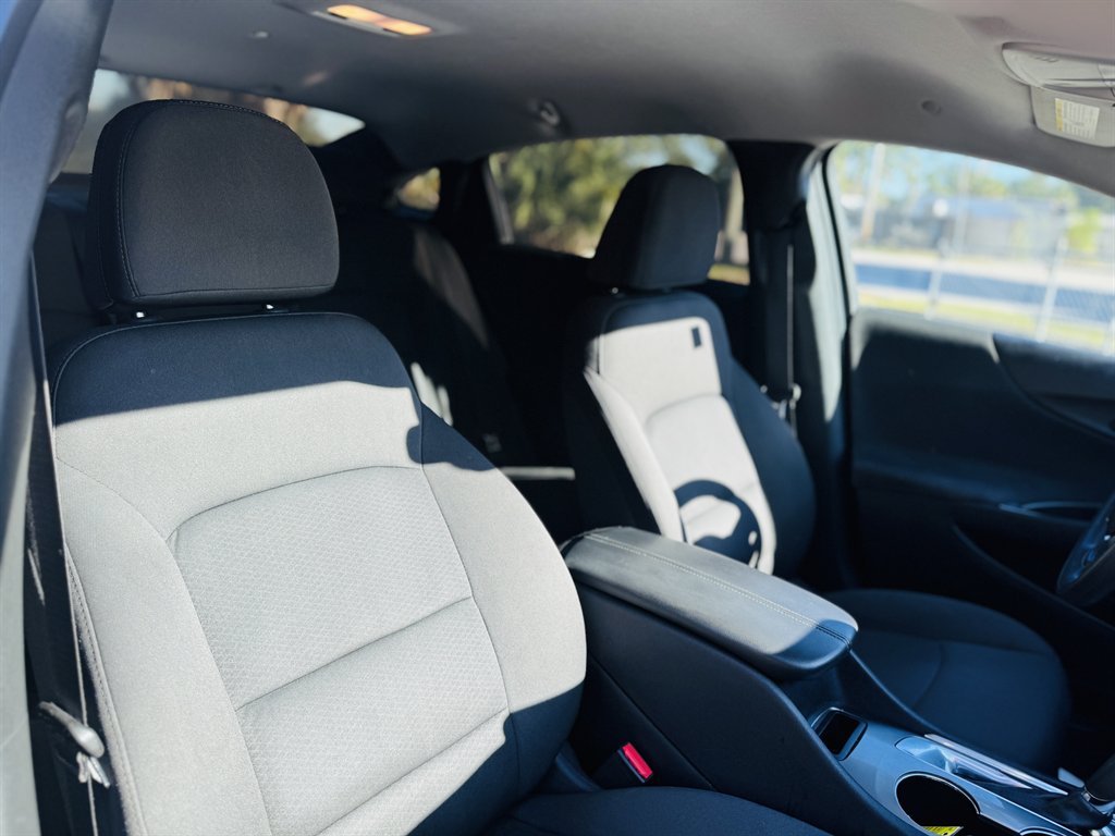2019 Chevrolet Malibu - $11,500