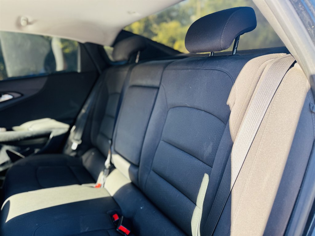2019 Chevrolet Malibu - $11,500