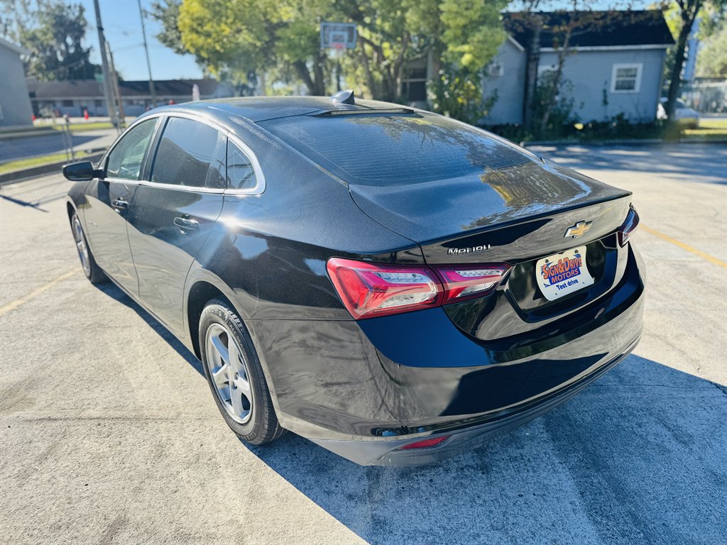 2019 Chevrolet Malibu - $11,500