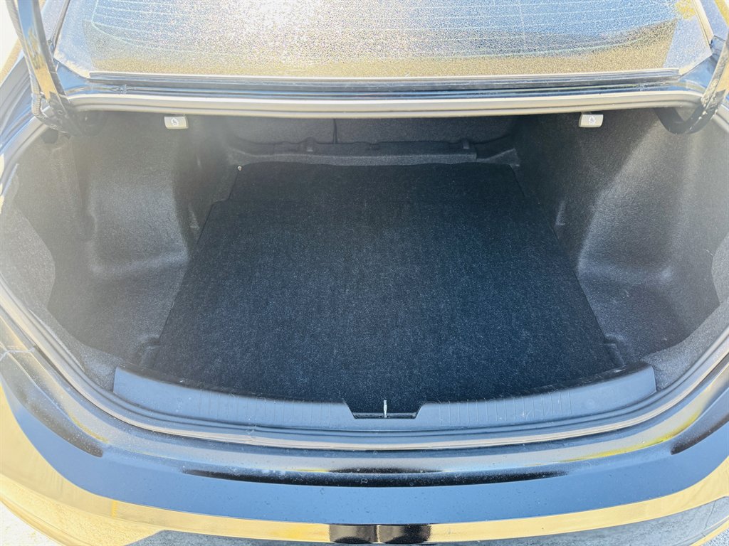 2019 Chevrolet Malibu - $11,500