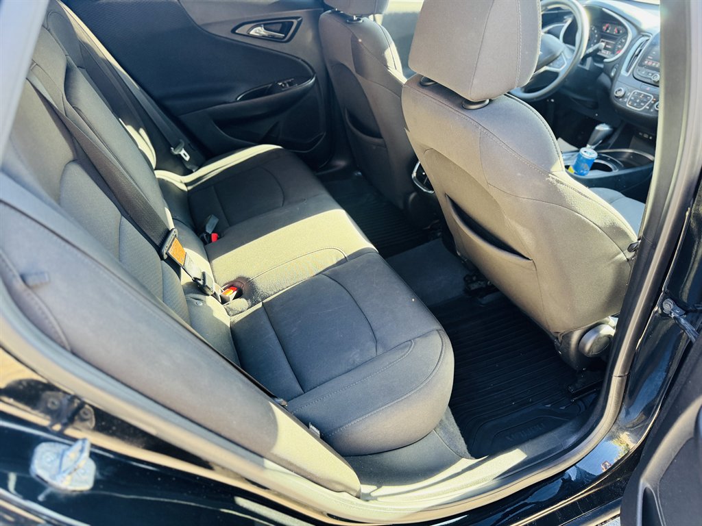 2019 Chevrolet Malibu - $11,500
