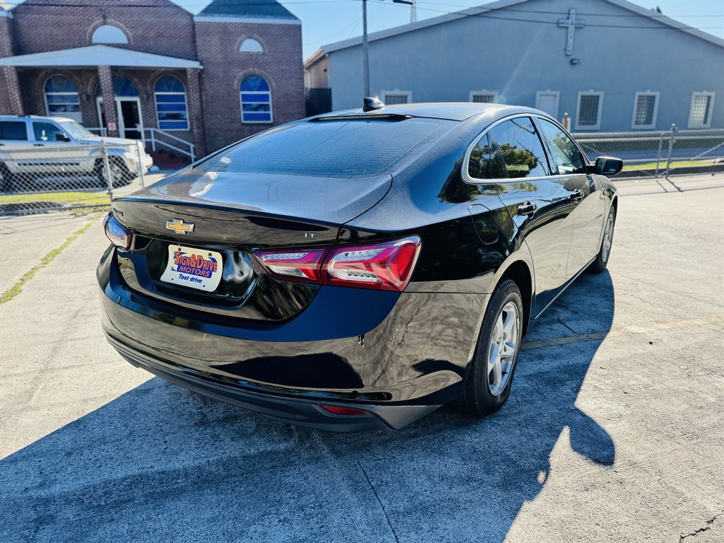 2019 Chevrolet Malibu - $11,500