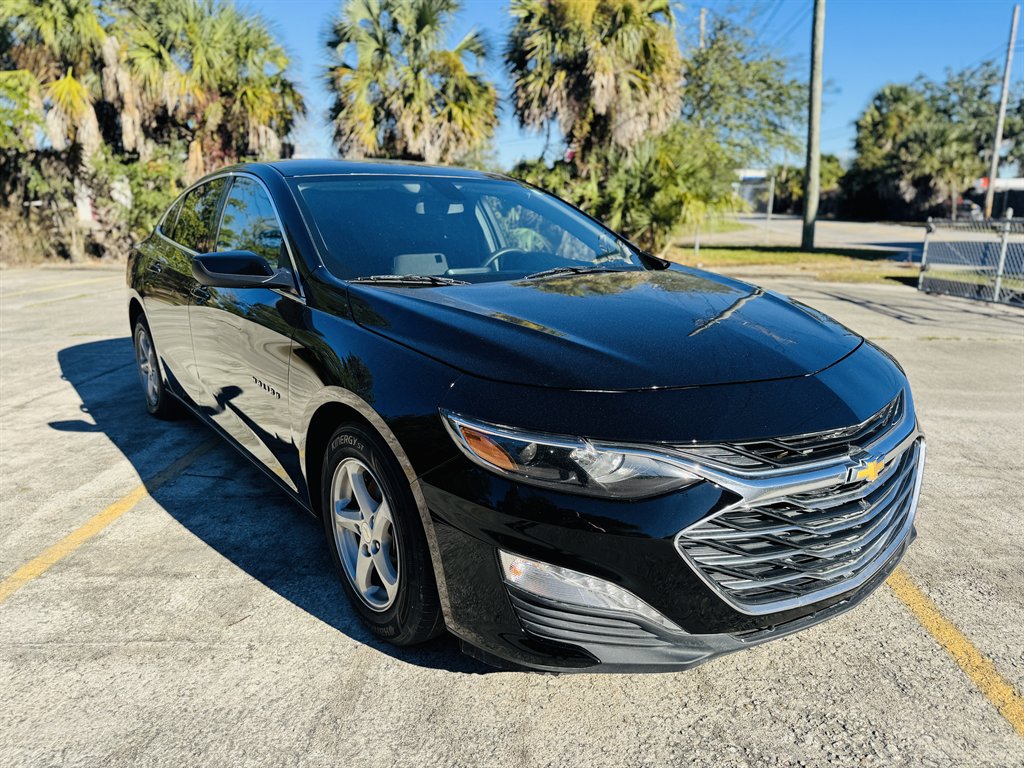 2019 Chevrolet Malibu - $11,500