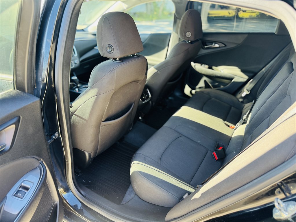 2019 Chevrolet Malibu - $11,500