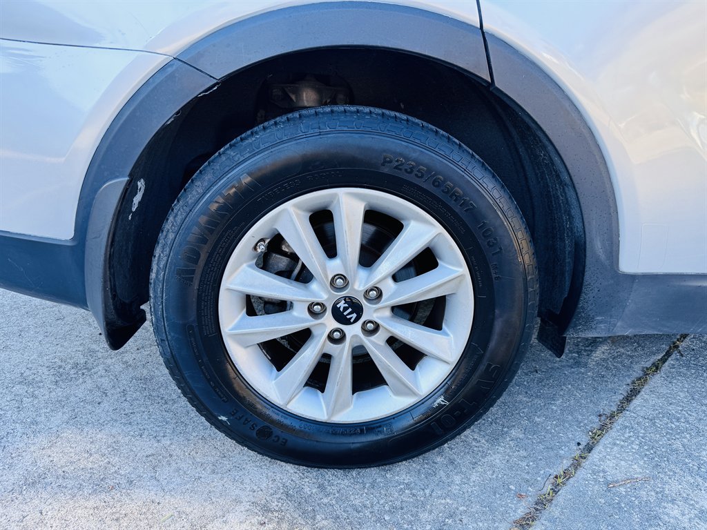 2019 Kia Sorento - $11,990