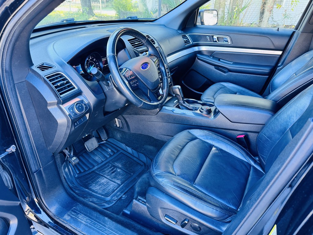 2017 Ford Explorer - $12,999
