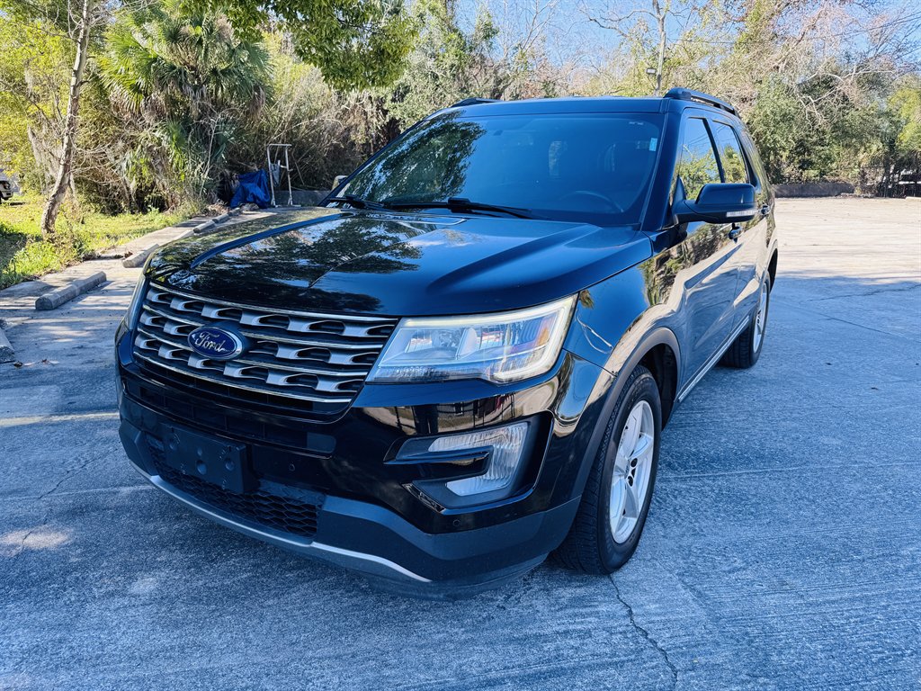 2017 Ford Explorer - $12,999