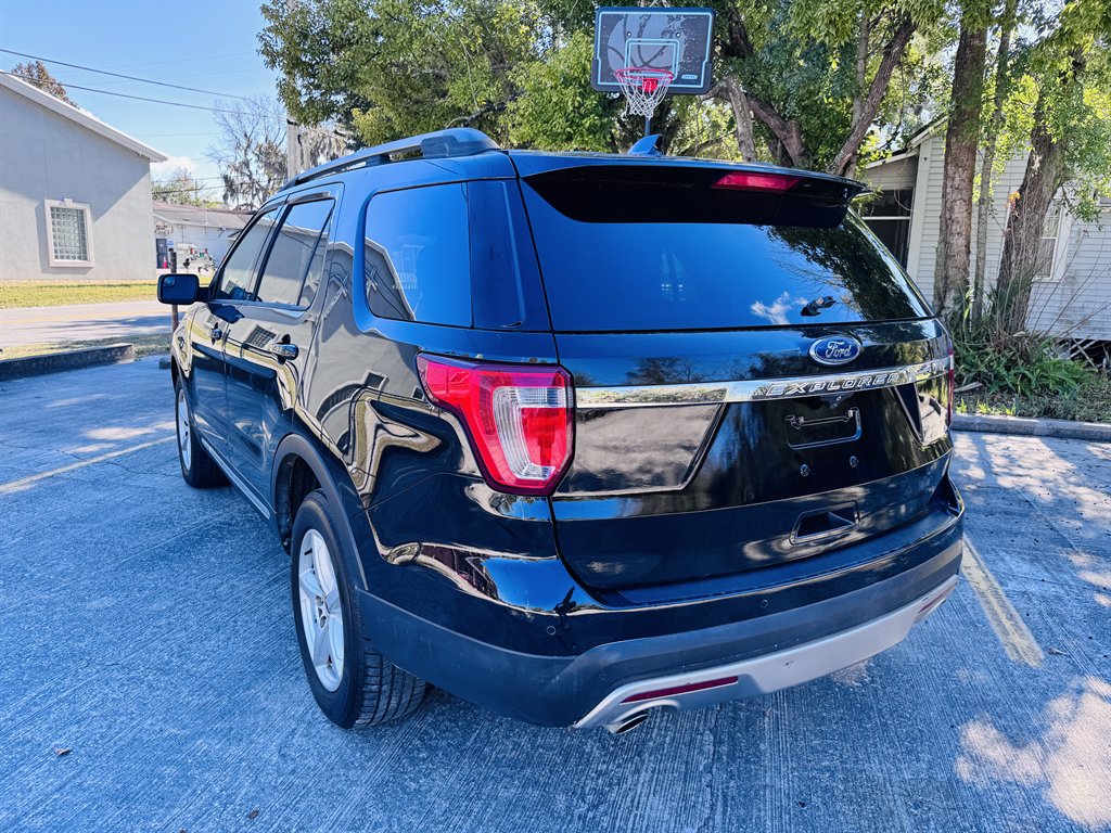 2017 Ford Explorer - $12,999