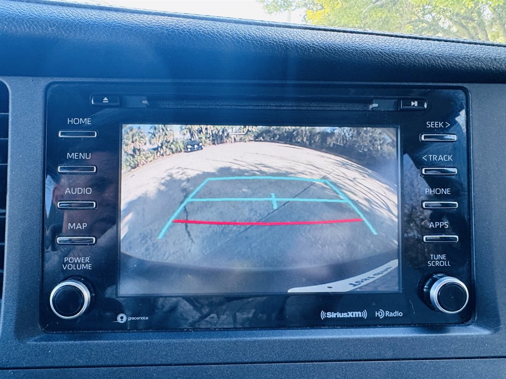 2018 Toyota Sienna - $22,990