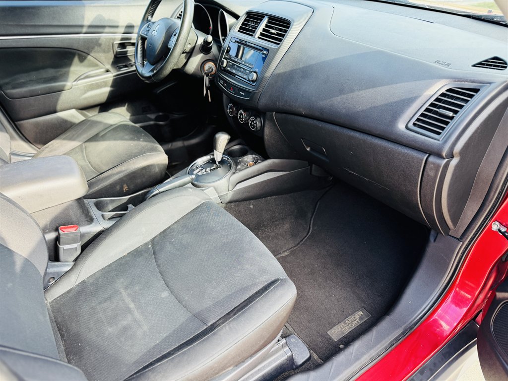 2015 Mitsubishi Outlander - $9,999