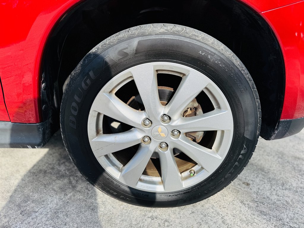 2015 Mitsubishi Outlander - $9,999