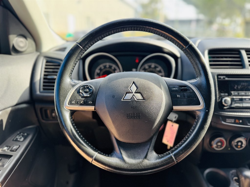2015 Mitsubishi Outlander - $9,999