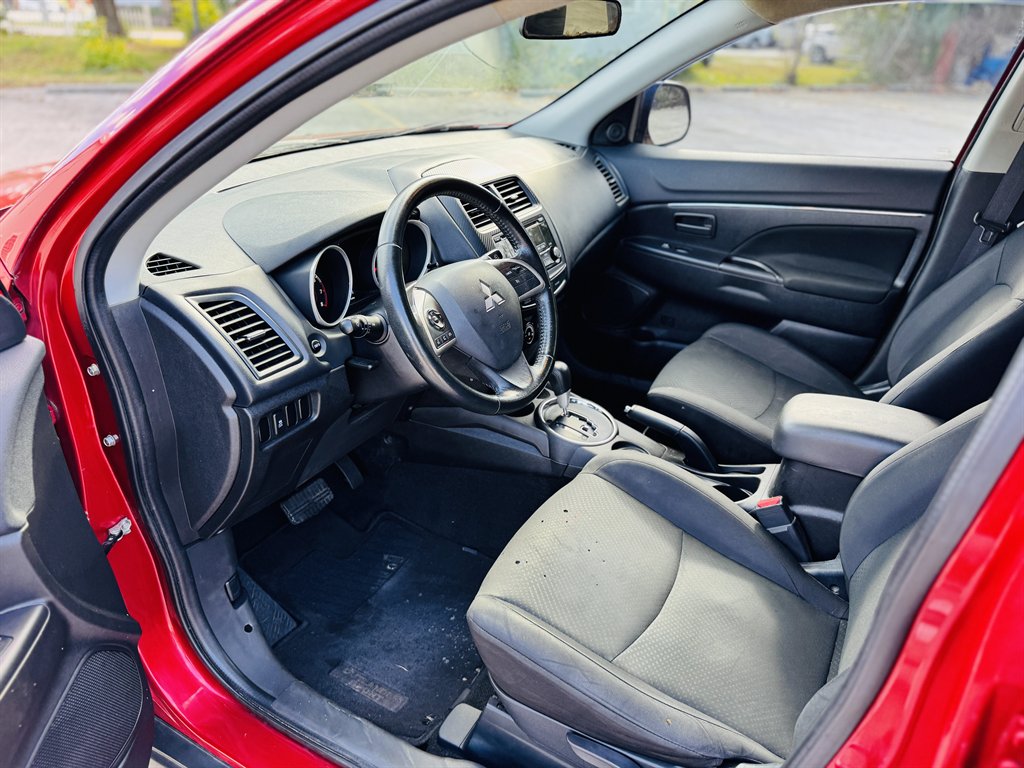 2015 Mitsubishi Outlander - $9,999