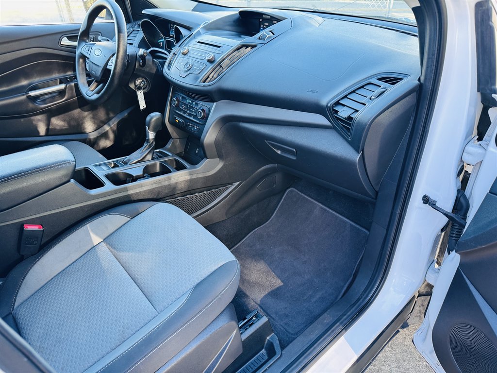 2017 Ford Escape - $11,990