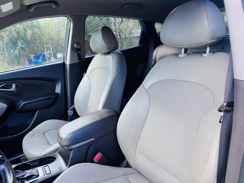 2014 Hyundai Tucson - $11,999