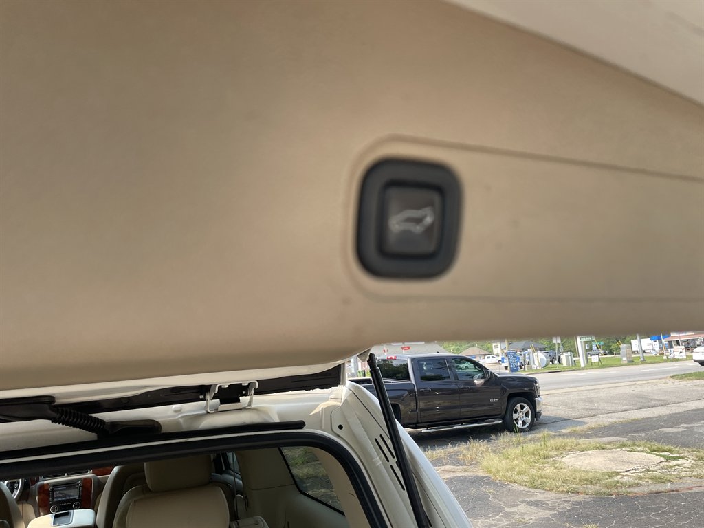 2013 Chevrolet Suburban - $15,970