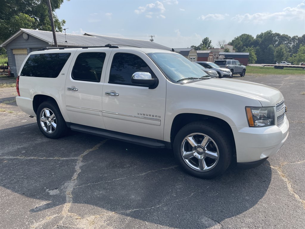2013 Chevrolet Suburban - $15,970