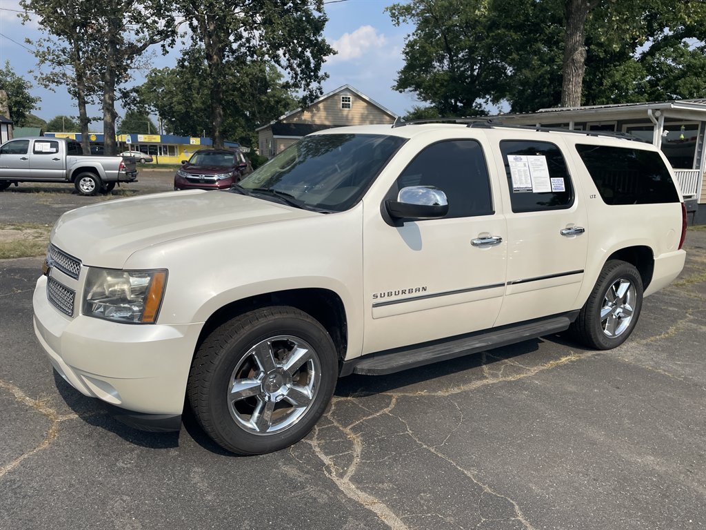 2013 Chevrolet Suburban - $15,970