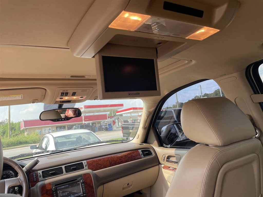 2013 Chevrolet Suburban - $15,970