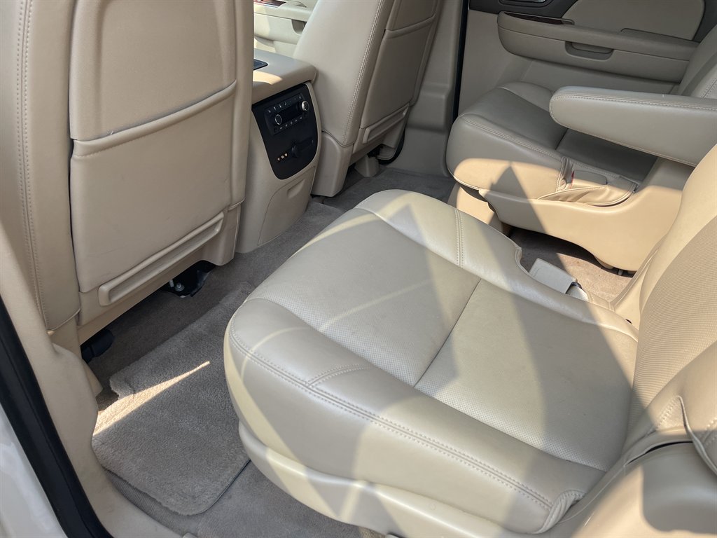 2013 Chevrolet Suburban - $15,970