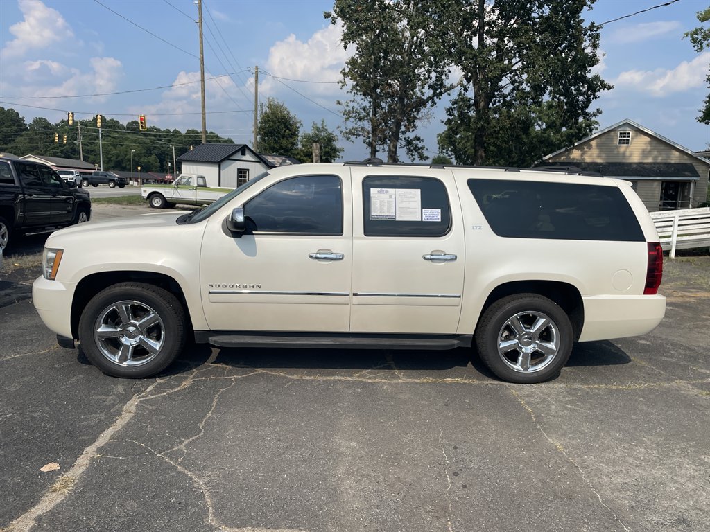 2013 Chevrolet Suburban - $15,970