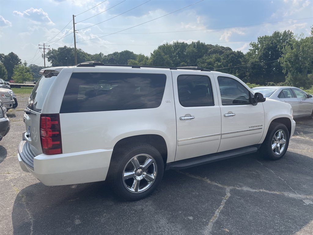 2013 Chevrolet Suburban - $15,970