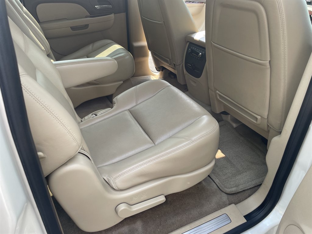 2013 Chevrolet Suburban - $15,970