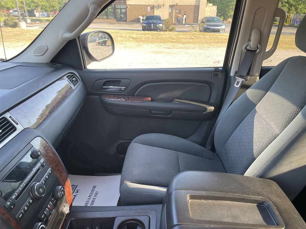 2007 Chevrolet Avalanche - $9,980
