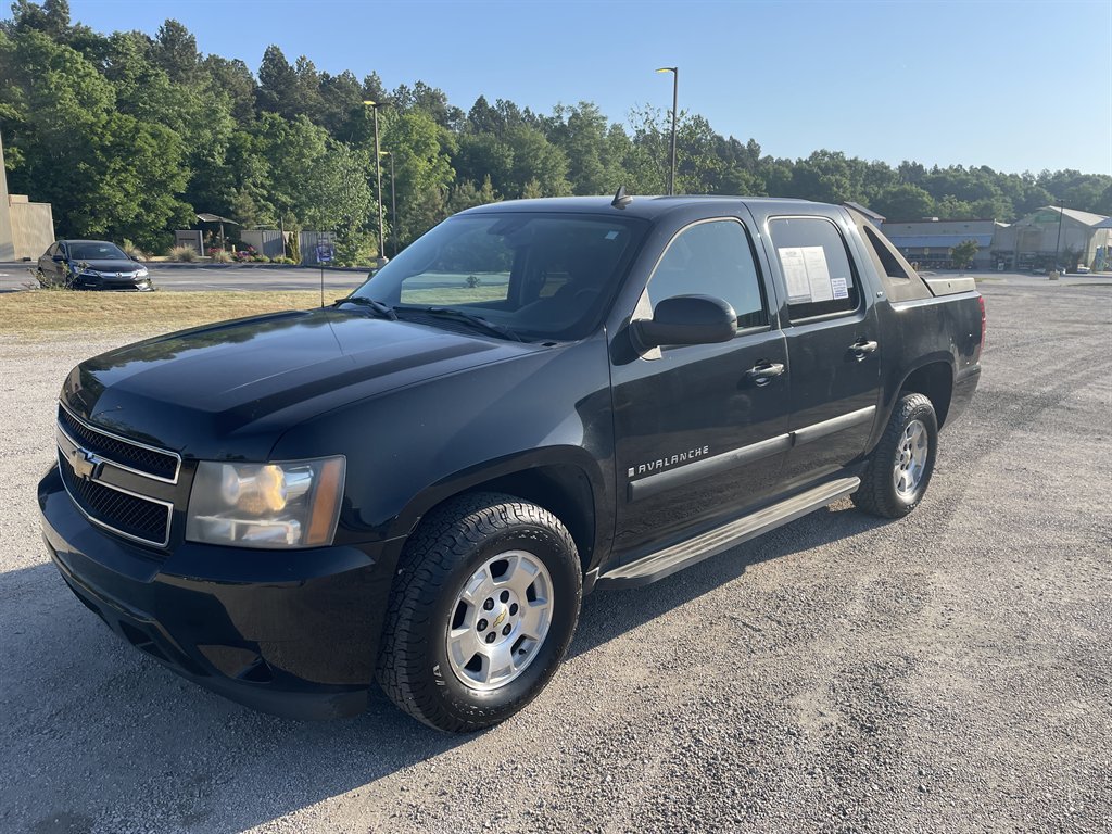 2007 Chevrolet Avalanche - $9,980