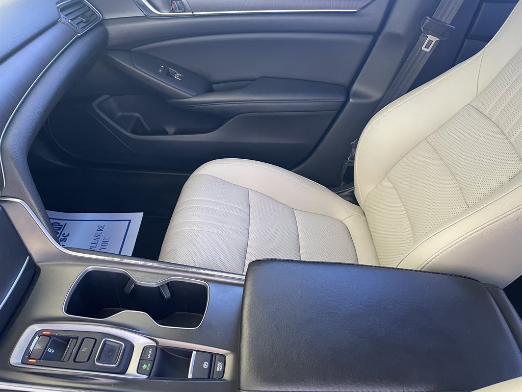 2018 Honda Accord - $17,960
