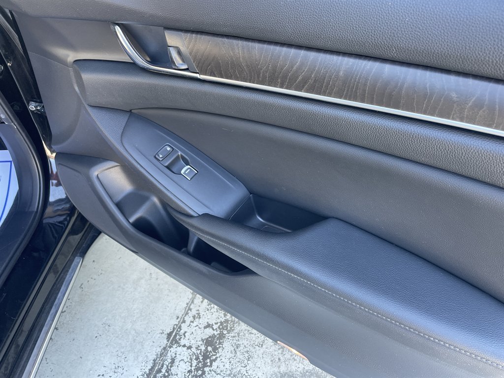 2018 Honda Accord - $17,960