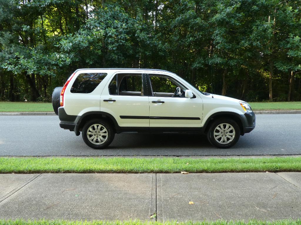 2005 Honda CR-V - $10,995