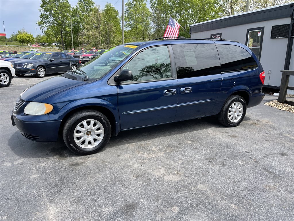 2003 Chrysler Town & Country EX photo