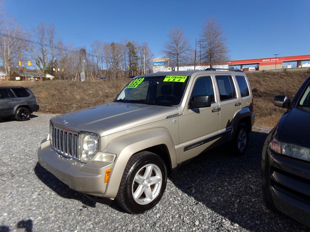 The 2010 Jeep Liberty Limited photos