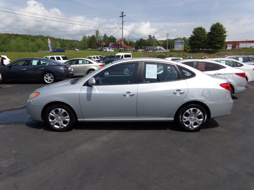 2010 Hyundai Elantra GLS photo