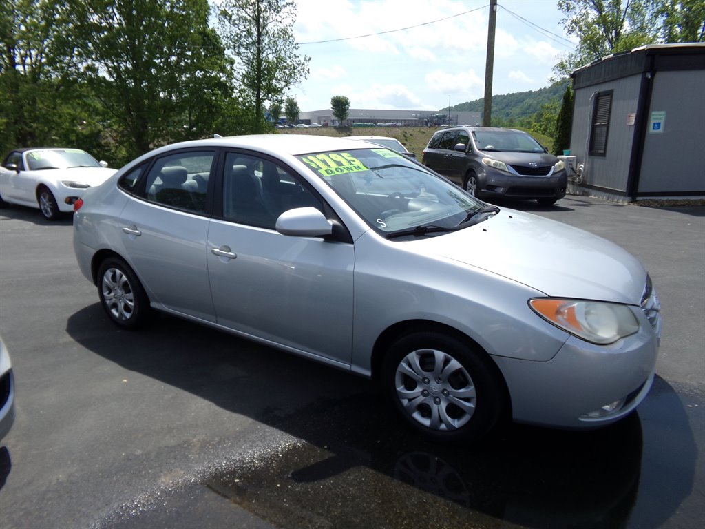 2010 Hyundai Elantra GLS photo