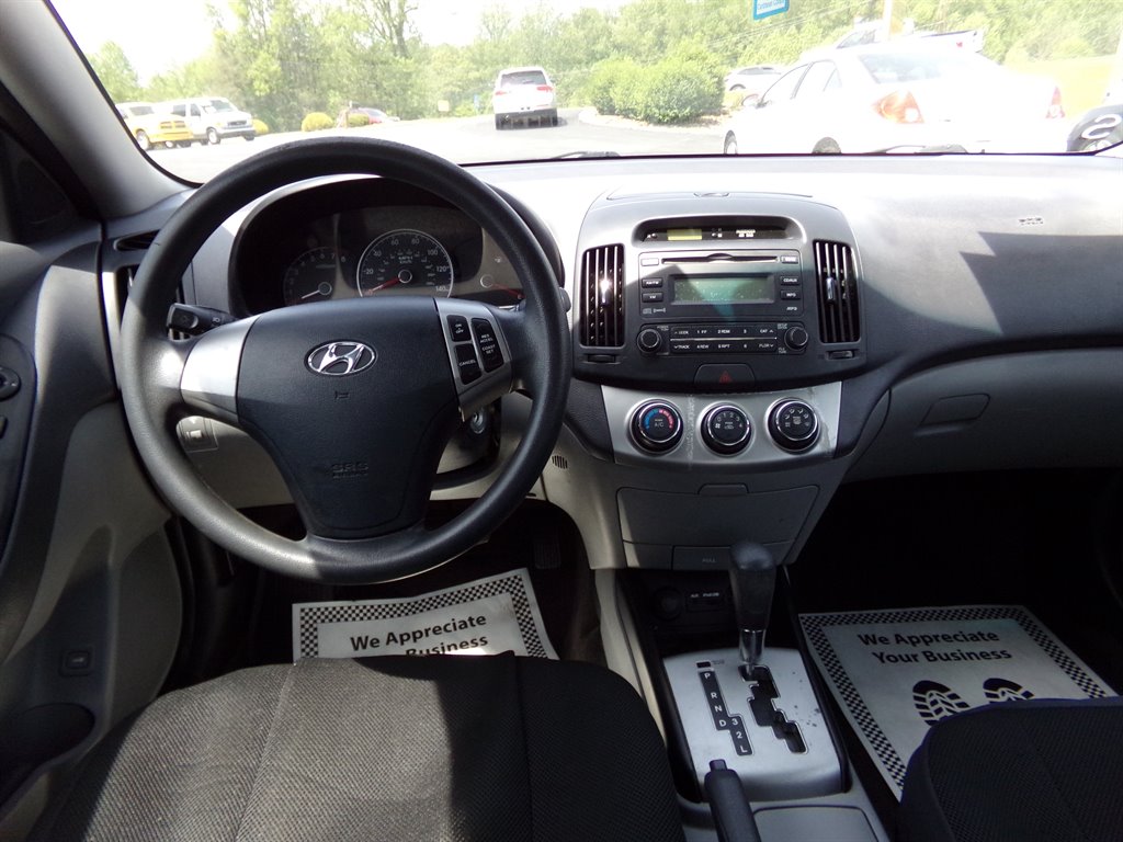 2010 Hyundai Elantra GLS photo