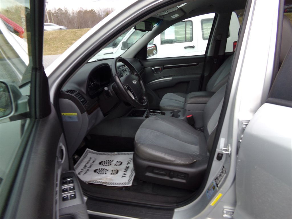 2011 Hyundai Santa Fe SE photo